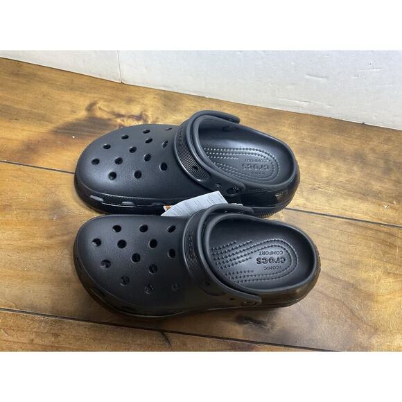 NEW Crocs Mega Crush Clog Sandals Slip On Platform Woman's 7 Men's 5 Black - Picture 2 of 9